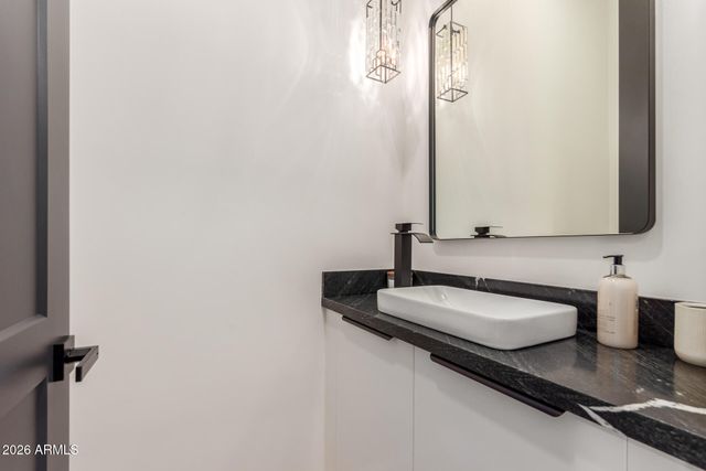 3014 E AVALON Drive, Phoenix, AZ 85016