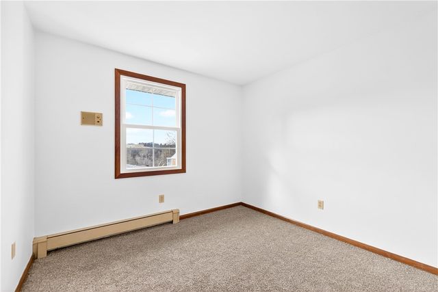 193 Oak Hill Dr, South Strabane, PA 15301