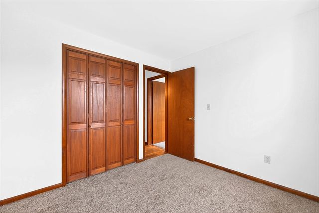 193 Oak Hill Dr, South Strabane, PA 15301