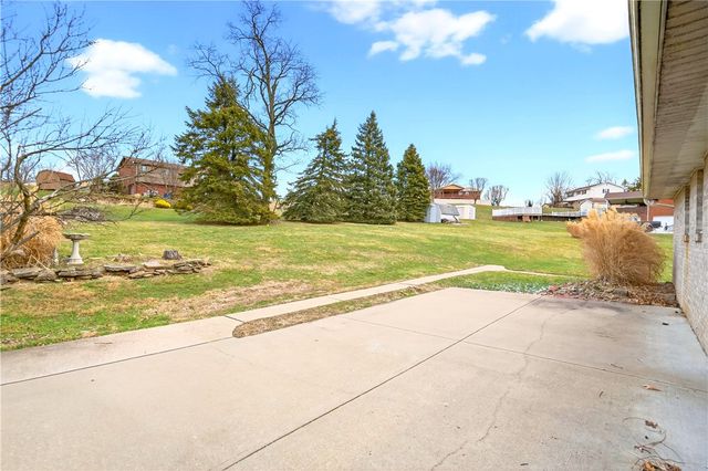 193 Oak Hill Dr, South Strabane, PA 15301