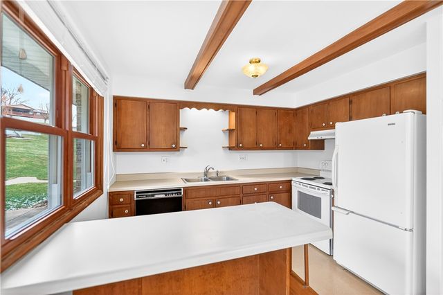 193 Oak Hill Dr, South Strabane, PA 15301