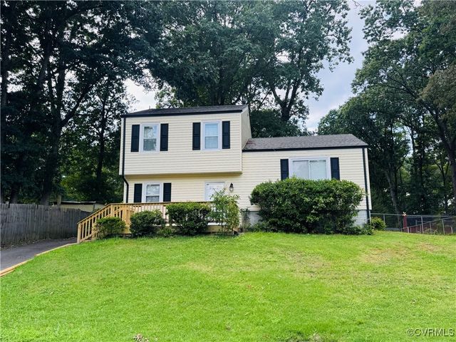 9466 Lost Forest Dr, North Chesterfield, VA 23237