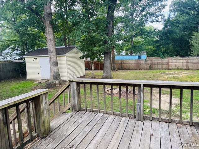 9466 Lost Forest Dr, North Chesterfield, VA 23237