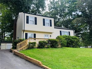 9466 Lost Forest Dr, North Chesterfield, VA 23237