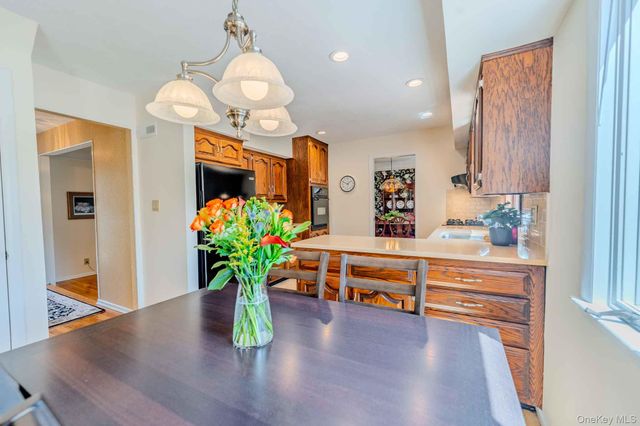 14 Linford Lane, Melville, NY 11747