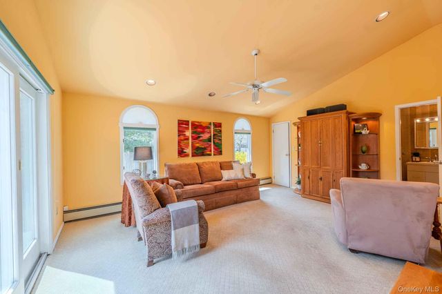 14 Linford Lane, Melville, NY 11747