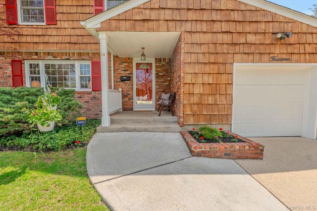 14 Linford Lane, Melville, NY 11747