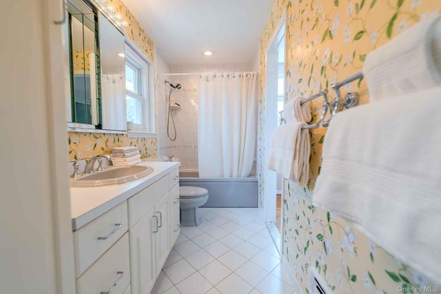 14 Linford Lane, Melville, NY 11747