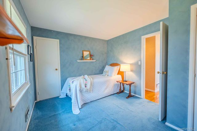 14 Linford Lane, Melville, NY 11747