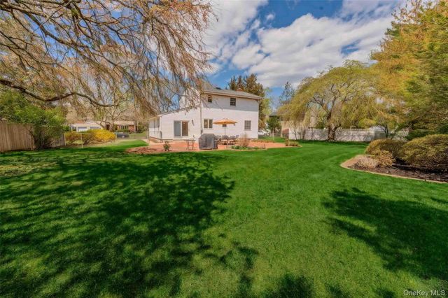 14 Linford Lane, Melville, NY 11747