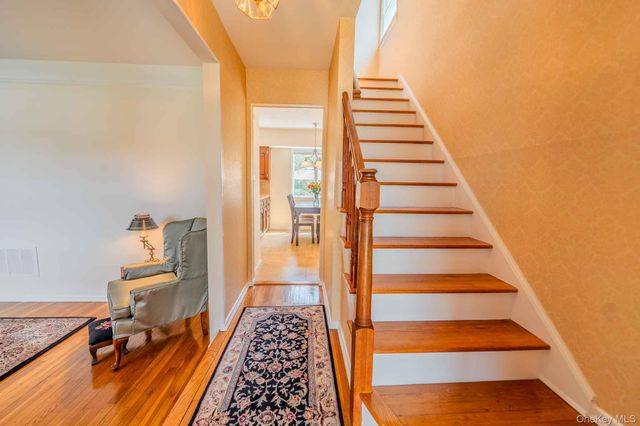 14 Linford Lane, Melville, NY 11747