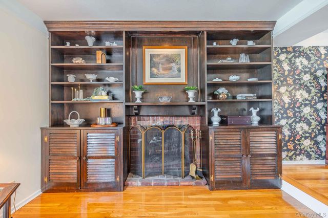 14 Linford Lane, Melville, NY 11747