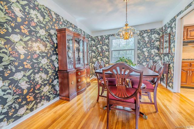 14 Linford Lane, Melville, NY 11747