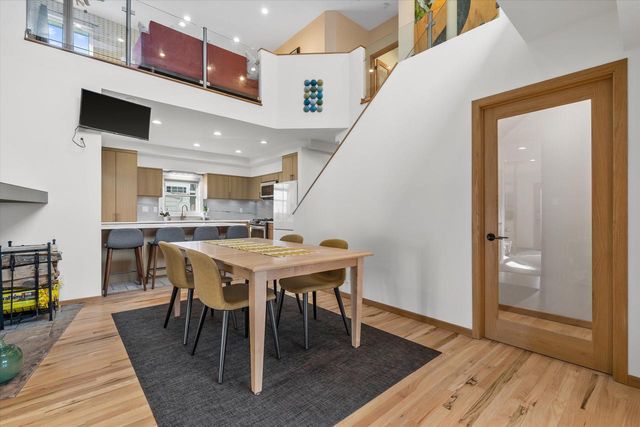 1024 E Colfax PLACE, Whitefish Bay, WI 53217