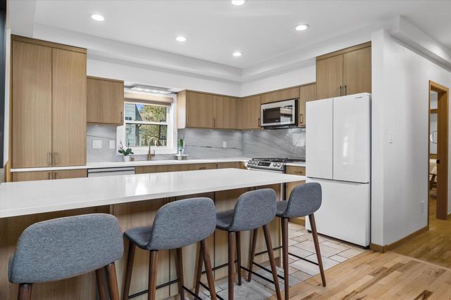 1024 E Colfax PLACE, Whitefish Bay, WI 53217