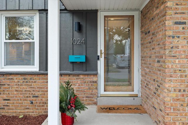 1024 E Colfax PLACE, Whitefish Bay, WI 53217