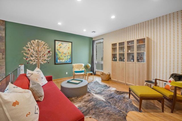 1024 E Colfax PLACE, Whitefish Bay, WI 53217