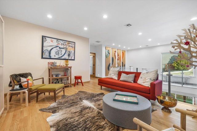 1024 E Colfax PLACE, Whitefish Bay, WI 53217