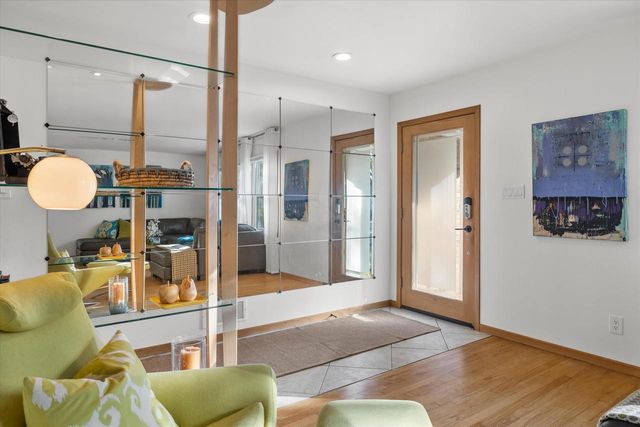 1024 E Colfax PLACE, Whitefish Bay, WI 53217