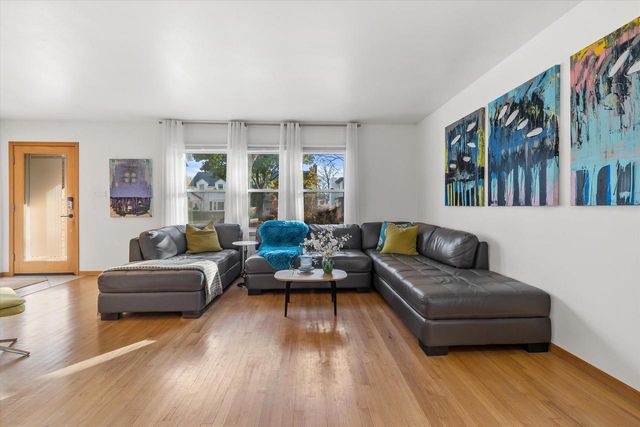 1024 E Colfax PLACE, Whitefish Bay, WI 53217