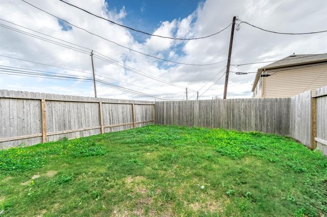 532 N 6th Street, La Porte, TX 77571