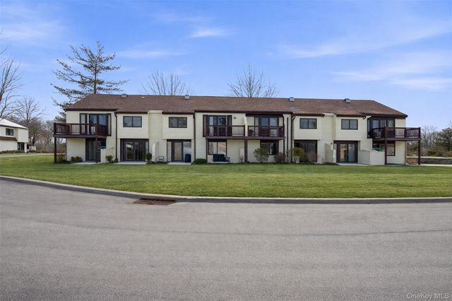 41 Jefferson Oval G, Yorktown Heights, NY 10598