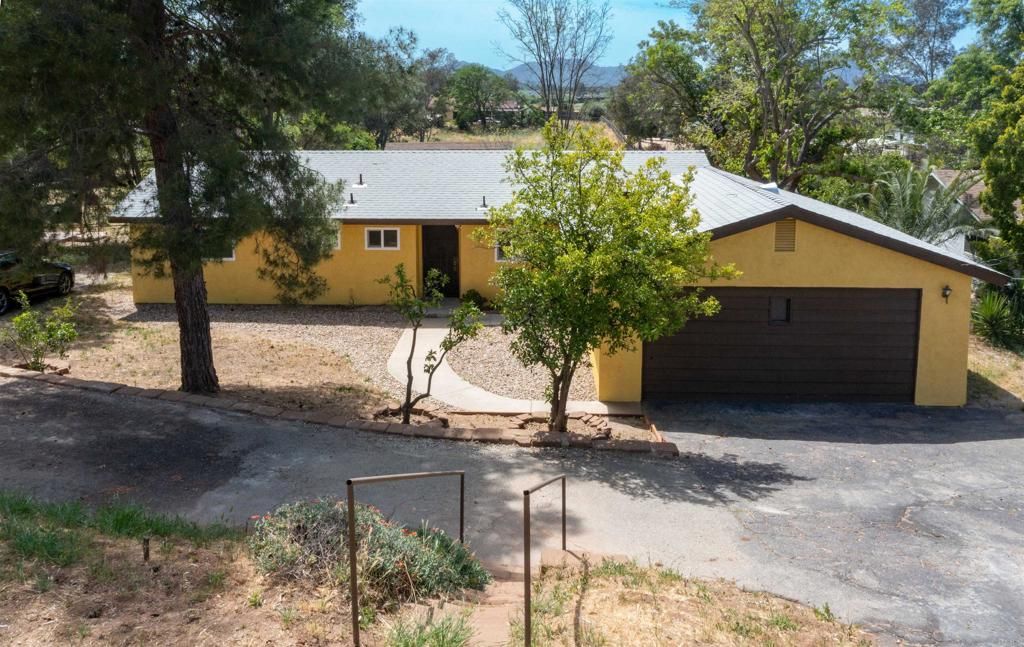 1121 11Th Street, Ramona, CA 92065