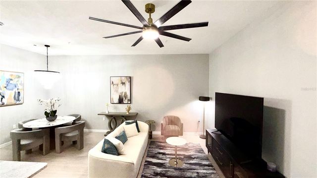 701 MIRROR LAKE DRIVE N 121, St Petersburg, FL 33701