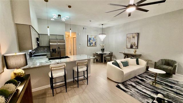 701 MIRROR LAKE DRIVE N 121, St Petersburg, FL 33701