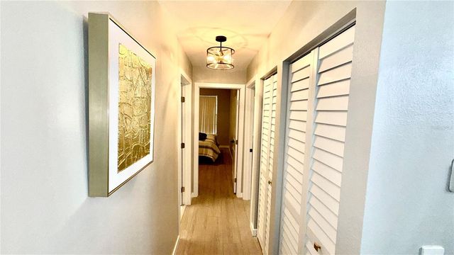 701 MIRROR LAKE DRIVE N 121, St Petersburg, FL 33701