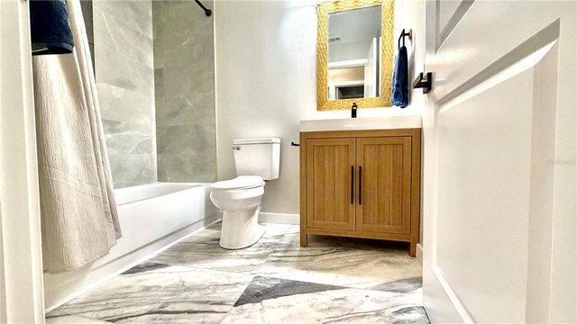 701 MIRROR LAKE DRIVE N 121, St Petersburg, FL 33701