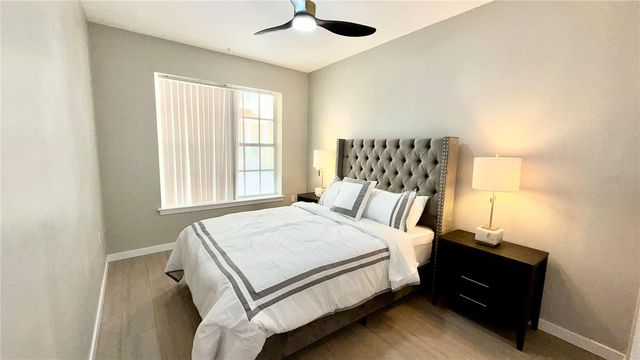 701 MIRROR LAKE DRIVE N 121, St Petersburg, FL 33701