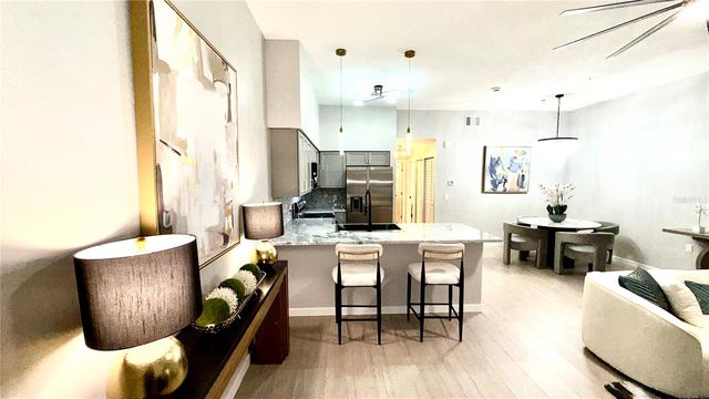 701 MIRROR LAKE DRIVE N 121, St Petersburg, FL 33701