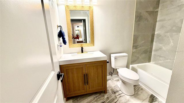 701 MIRROR LAKE DRIVE N 121, St Petersburg, FL 33701