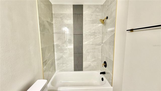 701 MIRROR LAKE DRIVE N 121, St Petersburg, FL 33701