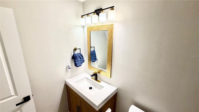 701 MIRROR LAKE DRIVE N 121, St Petersburg, FL 33701