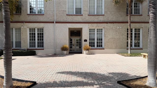 701 MIRROR LAKE DRIVE N 121, St Petersburg, FL 33701