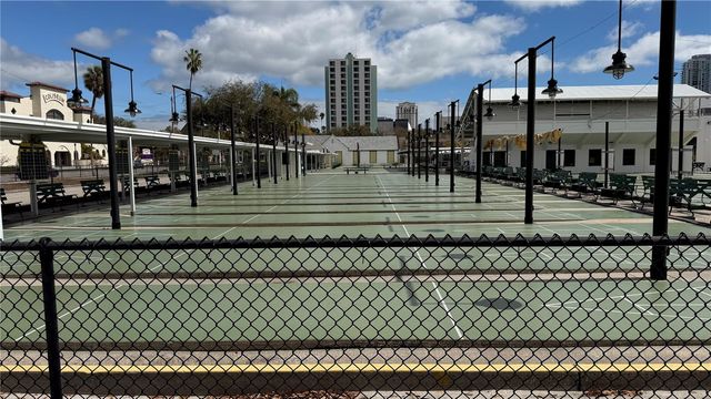 701 MIRROR LAKE DRIVE N 121, St Petersburg, FL 33701