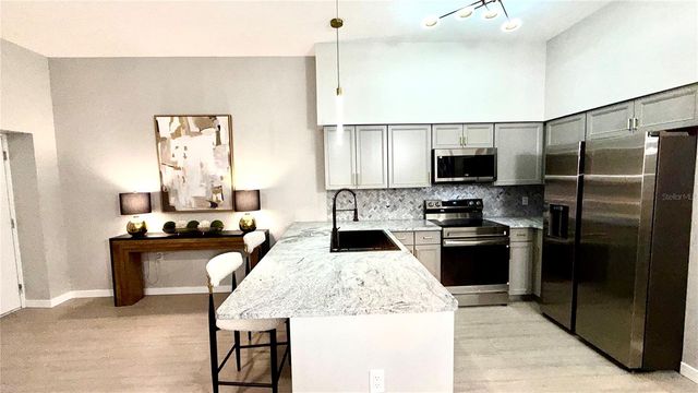 701 MIRROR LAKE DRIVE N 121, St Petersburg, FL 33701