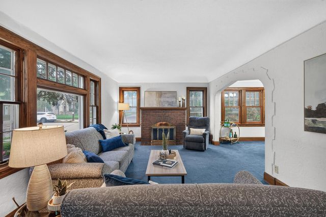 3956 Quail Avenue N, Robbinsdale, MN 55422
