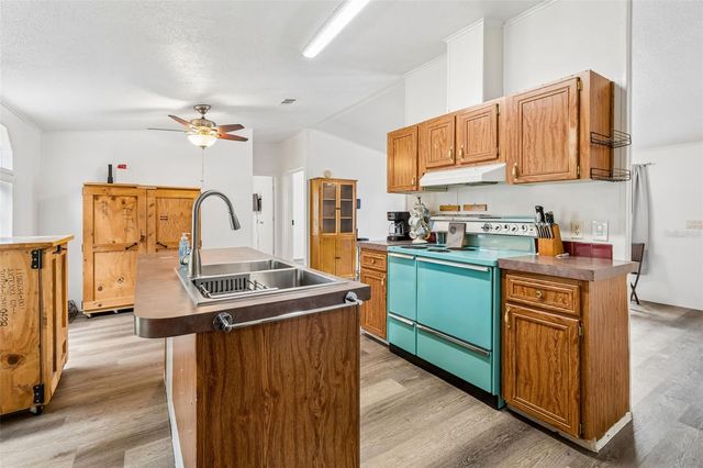 17808 DOGWOOD DRIVE, Lutz, FL 33558