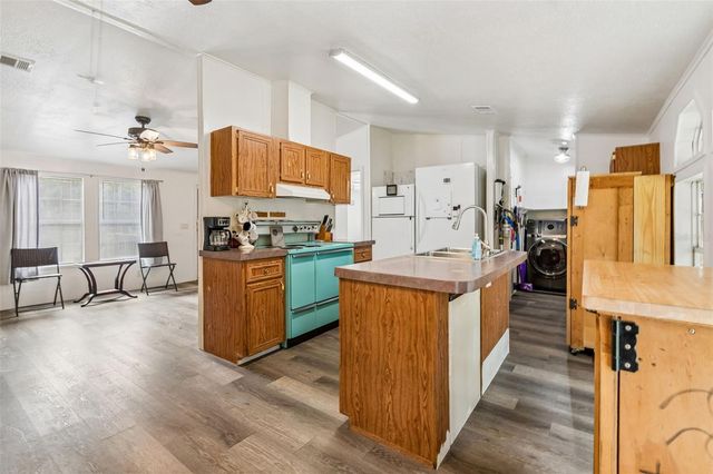 17808 DOGWOOD DRIVE, Lutz, FL 33558