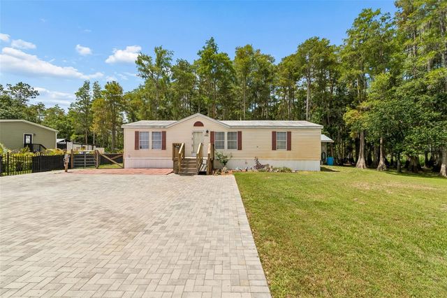 17808 DOGWOOD DRIVE, Lutz, FL 33558
