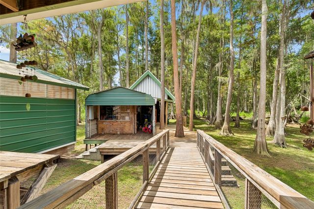 17808 DOGWOOD DRIVE, Lutz, FL 33558