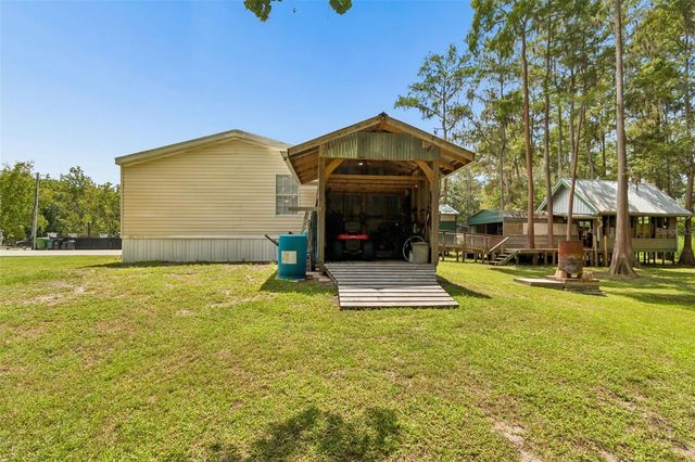 17808 DOGWOOD DRIVE, Lutz, FL 33558