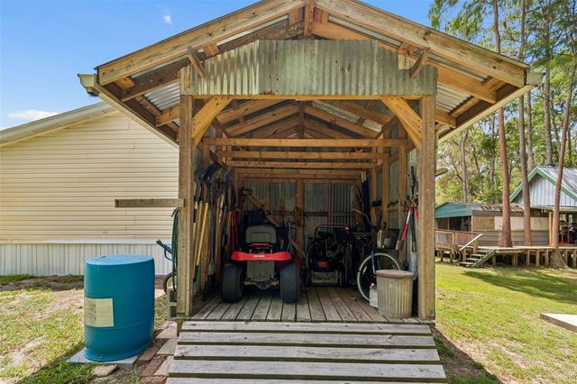 17808 DOGWOOD DRIVE, Lutz, FL 33558
