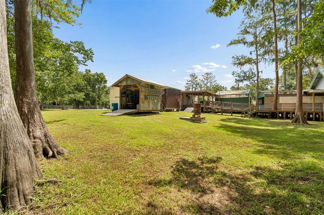 17808 DOGWOOD DRIVE, Lutz, FL 33558