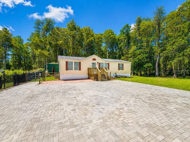 17808 DOGWOOD DRIVE, Lutz, FL 33558