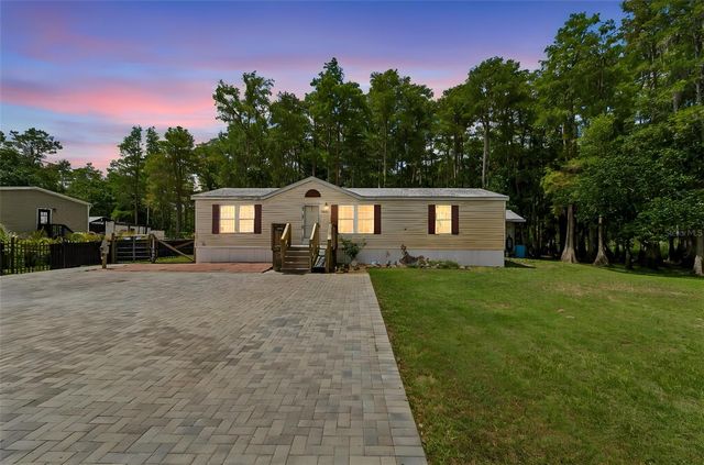 17808 DOGWOOD DRIVE, Lutz, FL 33558