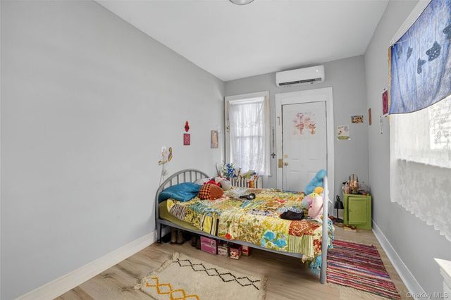 439 S 7th Avenue, Mount Vernon, NY 10550